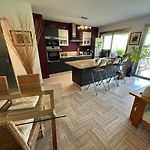 Spacieux appartement, Jardin, vue mer, calme