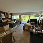 Spacieux appartement, Jardin, vue mer, calme