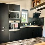 Magnifique studio sur les hauteurs de Nice, piscine, parking et WIFI
