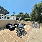 Magnifique studio sur les hauteurs de Nice, piscine, parking et WIFI
