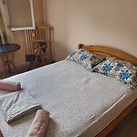 Private Room-1 In Hannana Apartment- 2 Min Walk To Tram 12 Min To Nice Train Station 15 Min To Massena Place