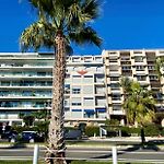 Promenade & Beach