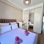 Near Port & City - Private Parking - Full Apartment