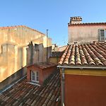Spacious And Bright Flat Close To The Beach : Heart Of Old Nice