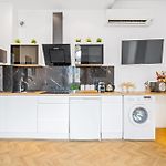 2 Steps From Sea - Air Conditioning - 2 Bedrooms - Kitchen - Wifi - Tramway