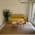 Joli studio climatisé avec terrasse au calme