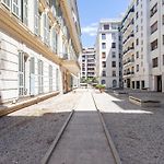 L4 Fayad 2BDR Hotel des Postes Central, Massena AC 2Balconies