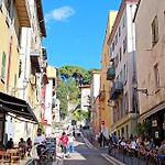 Charming Apartment In Nice With Balcony