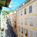Charming Apartment In Nice With Balcony