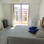 Beautiful 2 Bedroom Apartment Port - 5 Min To Beaches