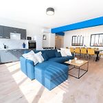 Grand appartement idéal famille, proche plage, bon emplacement pour visiter la Côte d\'Azur
