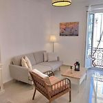 Spacious Apartment With Balcony - Nice Center