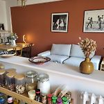 2P cosy avec terrasse, vue mer&plages à pied
