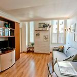 Central Close To Beaches And Shops, Up Till 6 Pers