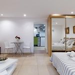 Studio Independant En Villa Calme, Jardins Et Piscine A 5 Min De La Mer