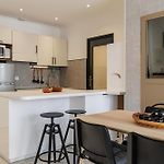 Massena Street - Quiet 2 Bdr & Balcony