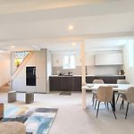 Elegant Renovated Apartment Nice Port Ac Sleeps 4