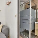 Studio Carre Or Avec Balcon