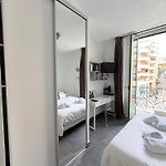 Studio central avec balcon- Plage - Tram - Aéroport