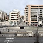 Studio central avec balcon- Plage - Tram - Aéroport