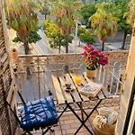Charming Central Apartment For 6