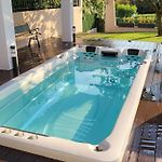Maison De Charme | Jardin & Swim Spa Prive