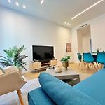 Ref 114 - Beautiful 3-Room Apartment In The Center