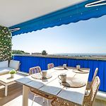 Sea View And Premium Comfort With Ac And Wifi