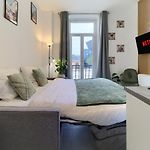City Center - Charming Studio - 2 Mn Station Train