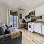 Promenade des Anglais-2 MINS WALK TO BEACH- Charming Duplex -Air Conditioning Wi-Fi