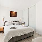 3Br Flat With Sea View Balcony - Pool & Parking