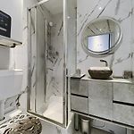 City Center - Charming Studio - 2 Mn Station Train