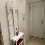 One-Bedroom Apartment near Promenade des Anglais