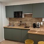 Perfectly Located Studio Between Sea And City Center