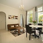 Stylish 1-Bedroom Minutes From Beach&Promenade