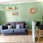 Studio avec balcon à 7 min du port et de Garibaldi