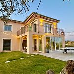 Villa Syagrus - Easy Home Booking