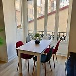 Beautiful Spacious Air Conditioned Apartment - Center