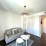 Spacieux Studio Happy Home En Dernier Etage Avec Petit Ascenseur Et Balcon A 5 Minutes Du Vieux Nice Et De La Mer Attention Aucune Chambre Separee