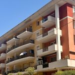 Magnificent Renovated Apartment, 2 Rooms Of 45 M2, Close Tothe Sea, Top Floor, Terrace