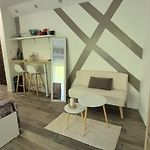 Exceptionnel Studio Nice Proche Mer Avec Piscine, Parking Et Terrasse