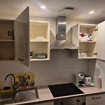 Private room near airport 5 min train 3 min&tram on site, beach 7 min, 2 showers&2 toilets , Chambres privatives proche aéroport 5 min train 3 min et tramway sur place, plage 7 min, 2 douches et 2 wc