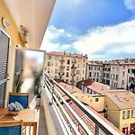 Charming Flat With Sunny Balcony Port De Nice