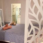 Nice Fleurs Studio - Close To Sea