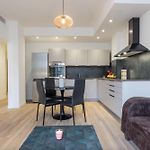 Beautiful 2 Bedrooms Apartment Close To The Sea