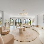 Panoramic-View Villa, 5 En-Suites, Pool, Sleeps 10