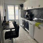 Room In A Private Home Only For Women Near Port