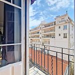 Nestor&Jeeves - Cosy Buffa - Central - Close Sea