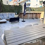 Appartement 3 Chambres, Piscine Privee Et Parking