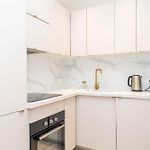 Modern, Bright, Central And Cozy Accommodation